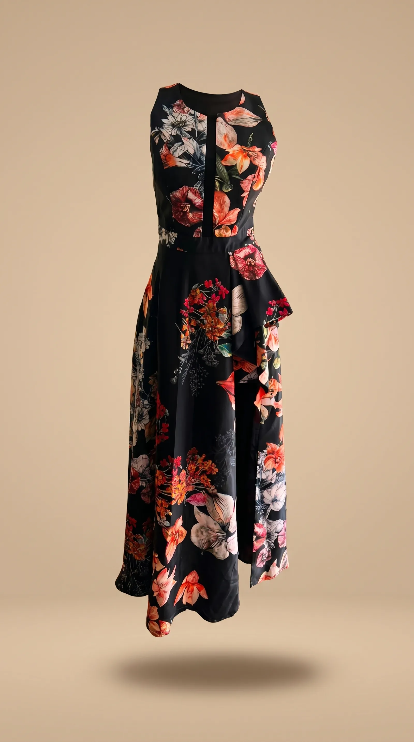 Detalle del vestido Brillo Eterno: cuello redondo cerrado y tejido estampado con panel superior semitransparente